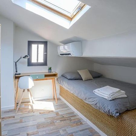 Studio Sous Les Toits Tres Bien Place Et Climatise Montpellier Eksteriør billede